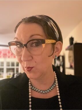 Meet your Posher, Shelly